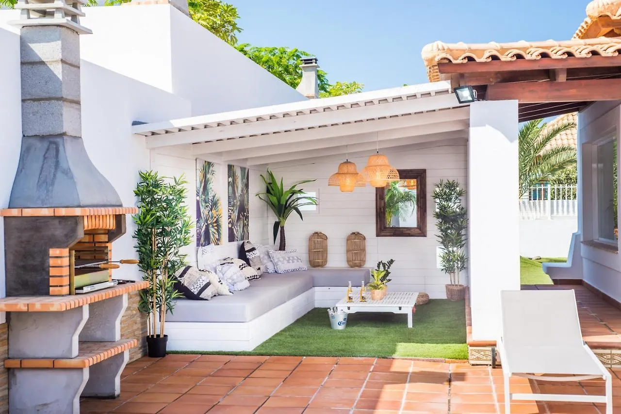 Luxury Villa 'La Bonita' With Private Heated Pool, Bbq & Free Wifi- Suiteable For Familiesfriends Corralejo