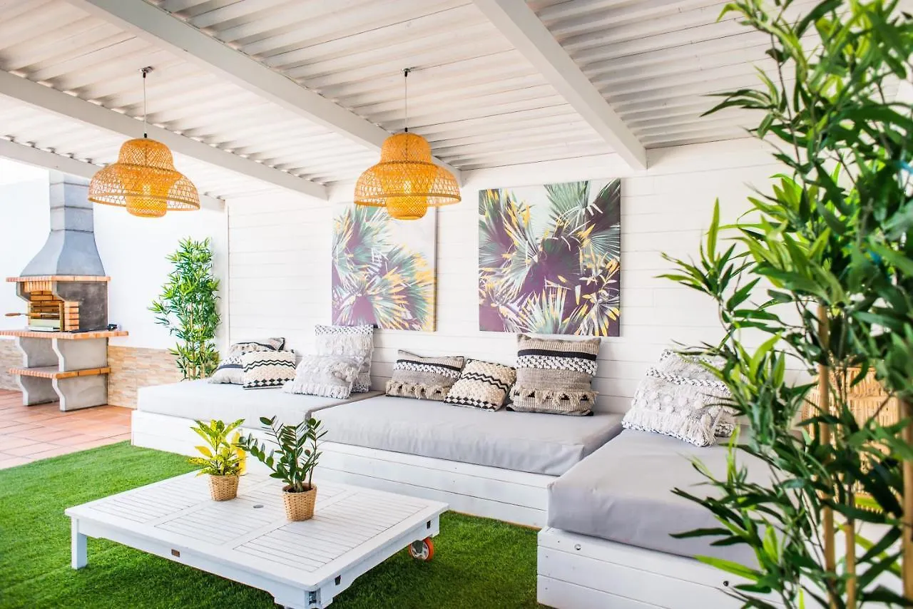 Luxury Villa 'La Bonita' With Private Heated Pool, Bbq & Free Wifi- Suiteable For Familiesfriends Corralejo