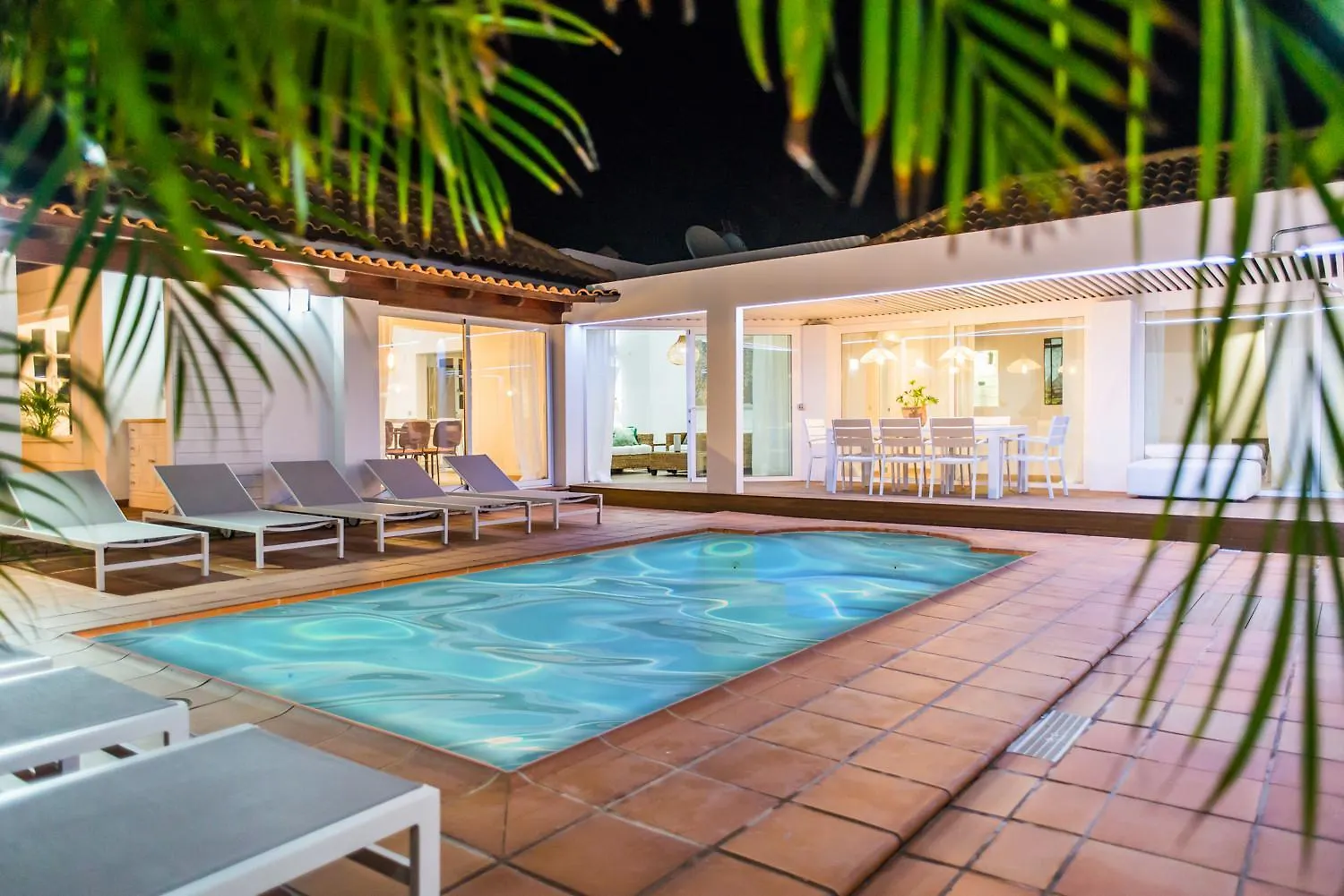 Luxury Villa 'La Bonita' With Private Heated Pool, Bbq & Free Wifi- Suiteable For Familiesfriends Corralejo
