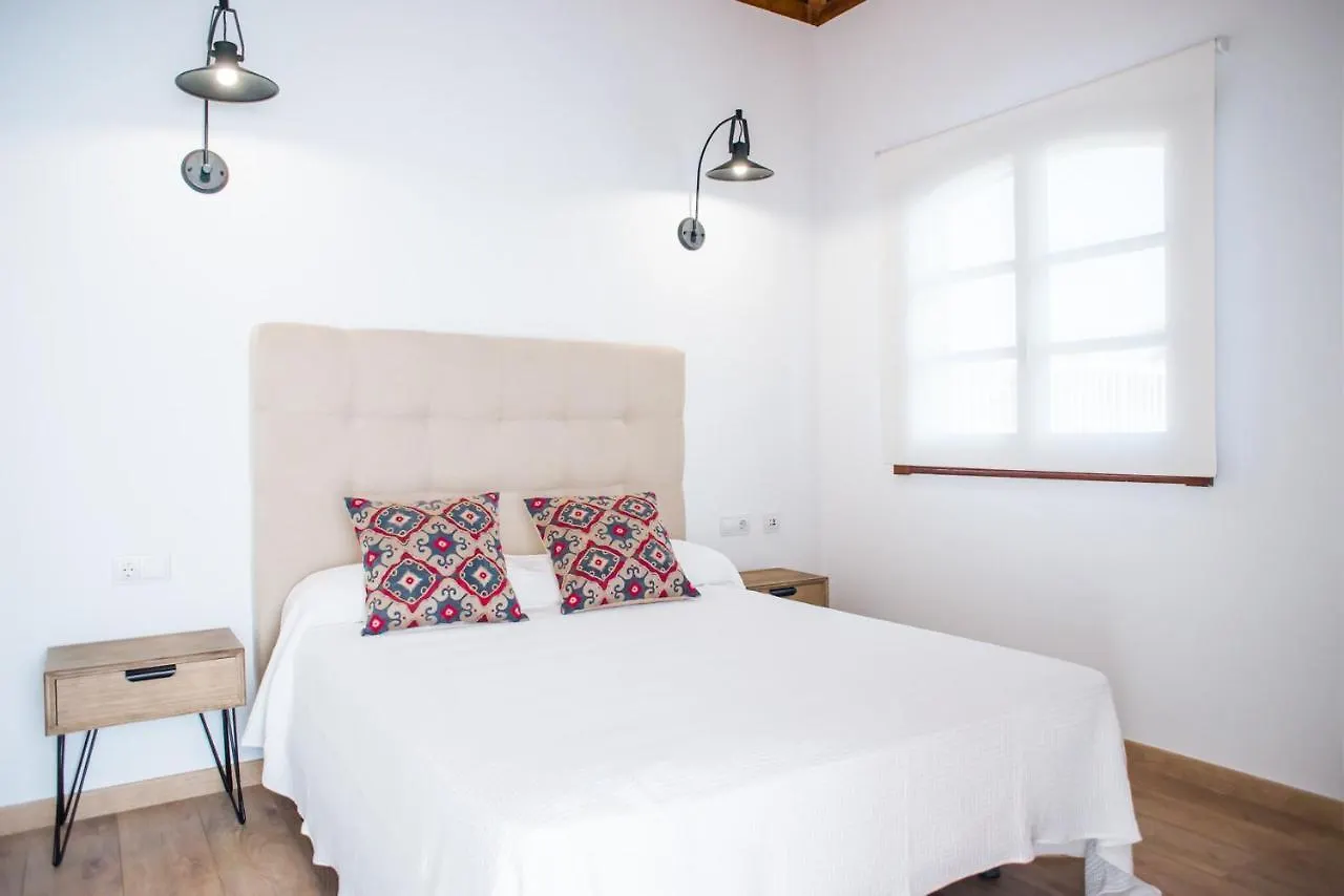 Luxury Villa 'La Bonita' With Private Heated Pool, Bbq & Free Wifi- Suiteable For Familiesfriends Corralejo